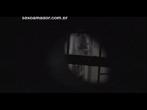 ❤️ Si Blondie sekretong nakuhaan og video sa usa ka voyeur sa kasilinganan nga gitago sa luyo sa mga haw-ang nga tisa ☑ Sex video sa amon ❌