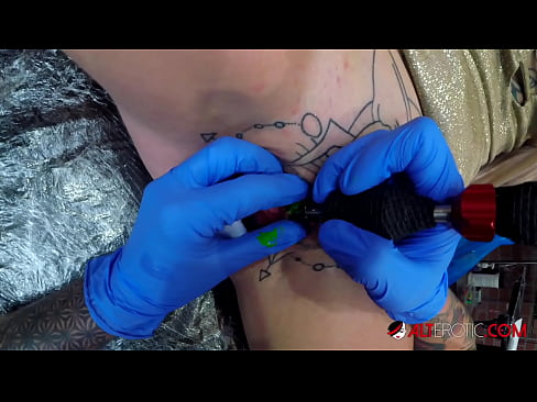 ❤️ Si Sully Savage adunay tattoo sa iyang clitoris ☑ Sex video sa amon ❌